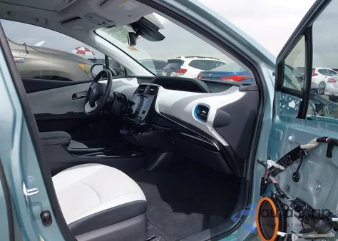 2017 Toyota Prius Four z USA, uszkodzony, nr VIN JTDKARFU3H3048641